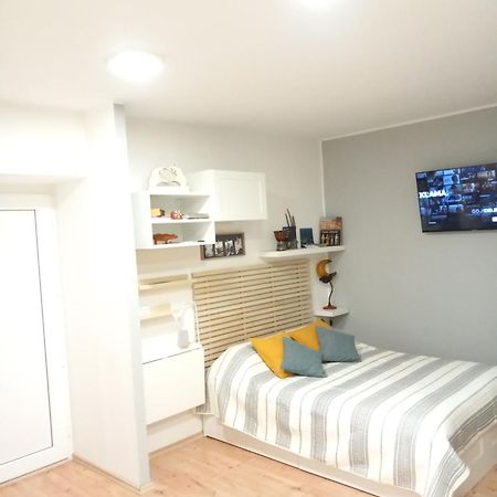 Studio Apartman "Nicole" بولا المظهر الخارجي الصورة