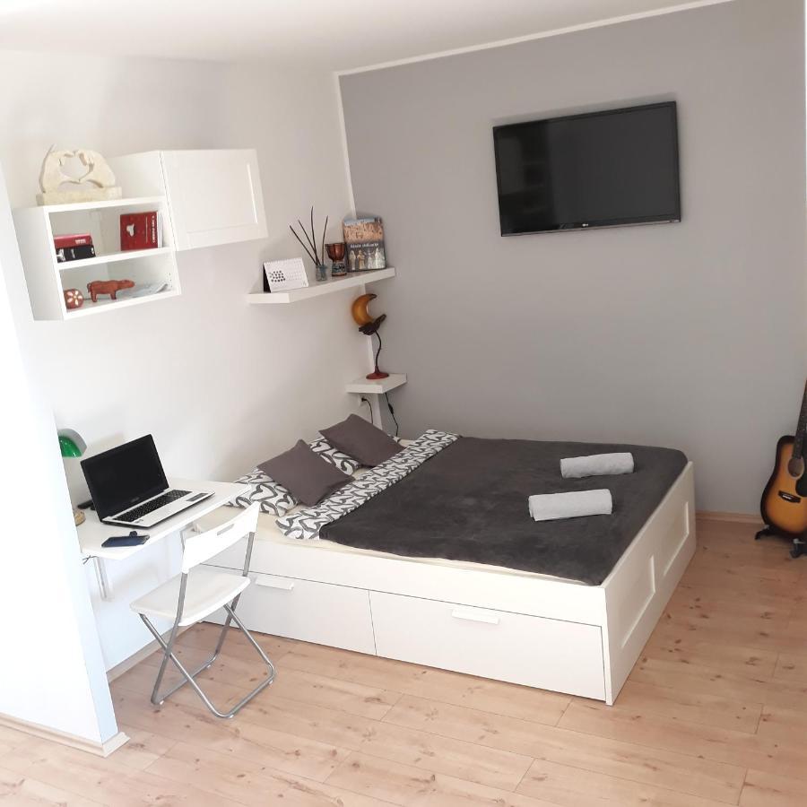 Studio Apartman "Nicole" بولا المظهر الخارجي الصورة